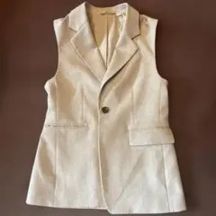 GU ベージュ ノーカラーベスト