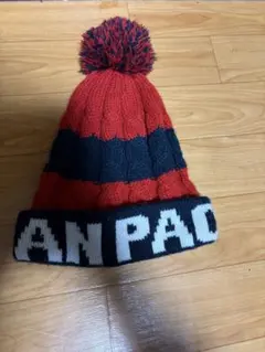 OPケーブル編みニット帽赤黒ポンポン