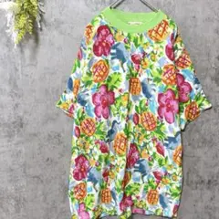 スカーレット　総柄Tシャツ　半袖トップス　トロピカル　派手　カラフル