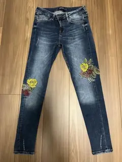 ZaraBasic 【36】花柄刺繍 スキニージーンズ