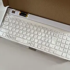 【美品】ELECOM 超薄型ワイヤレスキーボード 2.4GHz 無線（ホワイト）のサムネイル