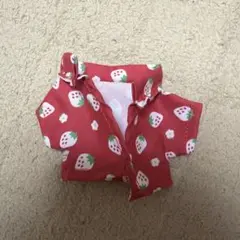 セリア　ぬいぐるみ　着せ替え服　いちご柄　前開きシャツ