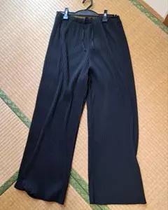 ユニクロ　プリーツパンツ