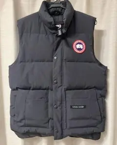 美品　カナダグース　ダウンベスト Dネイビー