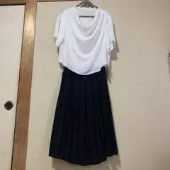 新品タグ付き　プリーツスカート　ドレープ Tシャツカットソー 白 半袖