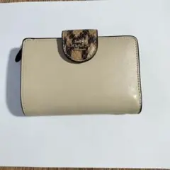COACH 二つ折り財布 スネークスキン調アクセント ベージュのサムネイル