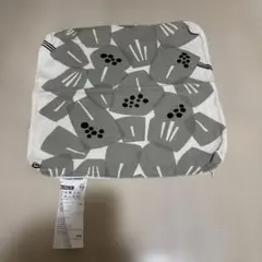 IKEA クッションカバー UNDERBLOMMA