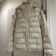 UNIQLOフード付きホワイトダウンコート 140