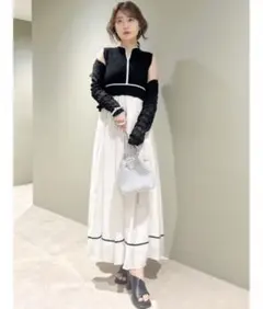 LILY BROWN アシメカラーニットコンビワンピース - メルカリ