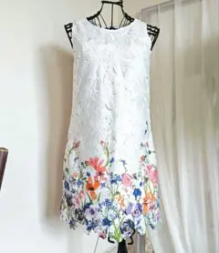 ビーラディエンス 転写フラワープリントノースリーブカットワークワンピースミニ丈Ｆ