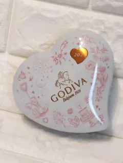 GODIVA ハート型缶 小物入れのサムネイル