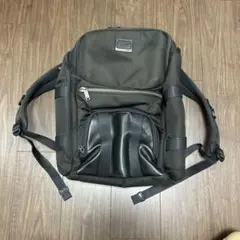 TUMI リュックブラックバックパック フロントポケット付きのサムネイル