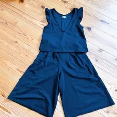 子供服　黒 フリル袖 パンツセットアップ 130 A.Ｖ.Ｖ　アーヴェヴェのサムネイル