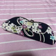 花柄刺繍のがま口小物入れ