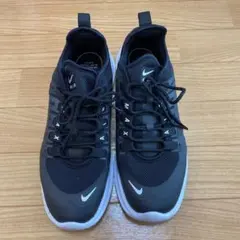 ナイキ エアマックス アクシス ブラック ホワイト W