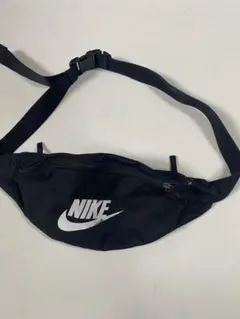 Nike ボディバッグ・ウエストポーチ ブラックのサムネイル