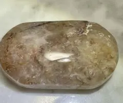 ゴールデンヒーラー 九尾の狐 置物 水晶 クォーツ 48g 小さめ 尻尾欠け