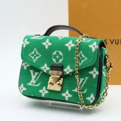 Item thumbnail for item a565170a-e5b2-406f-b15a-720710cd53f4