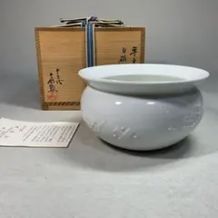 1585  十三代　平戸焼　横石嘉助作　白磁宝尽　建水　未使用 1585 十三代 平戸焼 横石嘉助作 白磁宝尽 建水 未使用 - メルカリ