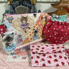 L字ファスナーポーチ❣️ミニお財布付❣️いちご型巾着&マスコット付❣️お得４点セット