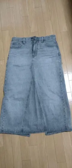 ブラックデニム タイトロングスカート バックスリット入り