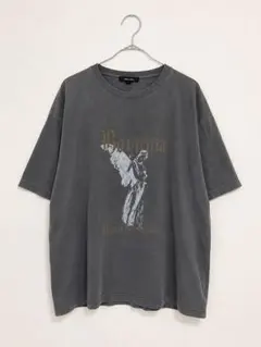 Alfred Alex. エンジェルプリント Tシャツ チャコール