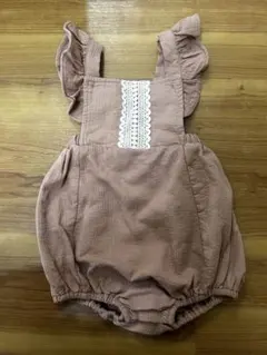 bebe holic リトルスーツ　フリル付きピンクロンパース