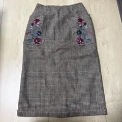 チェック柄刺繍ポケットタイトスカート
