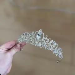 ティアラ　SHEIN