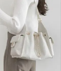 RANDA 巾着デザインショルダーバッグ　ホワイト