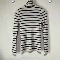 ユニクロ　エクストラファインメリノリブタートルネックセーター　オフホワイト　M