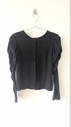 11/8.9週末限定値下げブラック パフスリーブ カーディガン