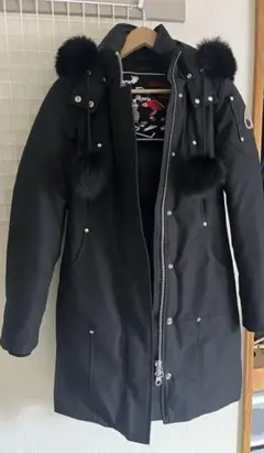 Moose Knuckles ブラックダウンジャケットのサムネイル
