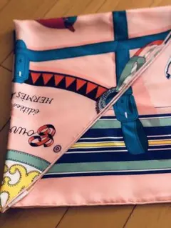 値下げエルメスtriangle スカーフ