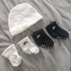 Nike ベビー靴下と帽子セット