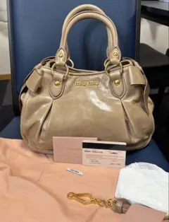 【完全未使用】【値下交渉可能】miu miu ベージュ レザー ハンドバッグ