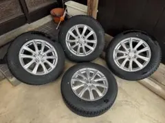 ホイール付きスタッドレスタイヤ（VRX2、16インチ）セットのサムネイル