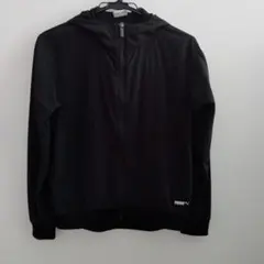 PUMA ブラック ウィンドブレーカー