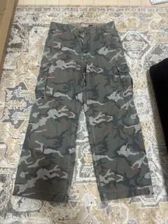 迷彩カーゴパンツ