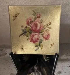 お値引き！金箔飾り角皿薔薇と蝶々柄四角プレート 約15.5cm