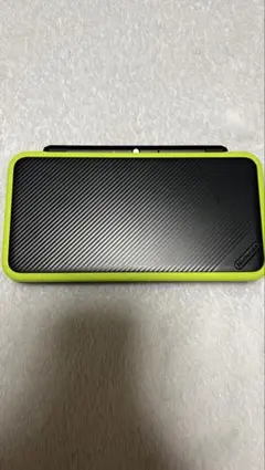 準美品Newニンテンドー2DS LL ブラック×ライム本体　動作確認済