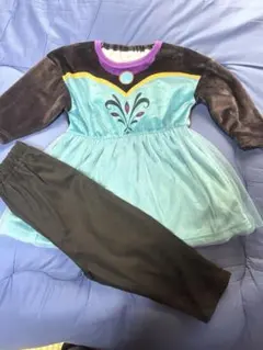 新品タグ付き　アナと雪　エルサなりきり　パジャマ 90cm