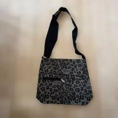 ヒョウ柄キャンバスショルダーバッグ