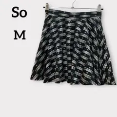 So 【M】 幾何学模様 ミニフレアスカート 海外古着 モダン 黒 白