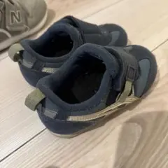 ASICS ネイビー マジックテープ キッズシューズ