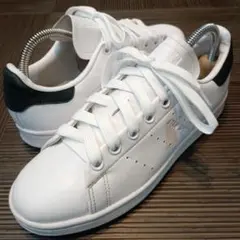 アディダス スタンスミス 白x黒 23センチ