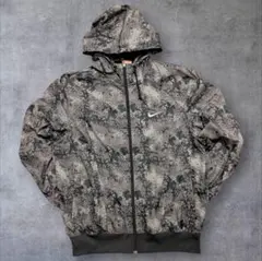 【美品】Nike ナイロン迷彩ジャケット L ジップアップパーカー 刺繍ロゴ