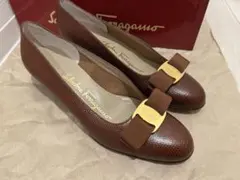 Salvatore Ferragamo Vara パンプス