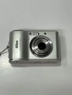 Nikon COOLPIX E3200 シルバー - メルカリ