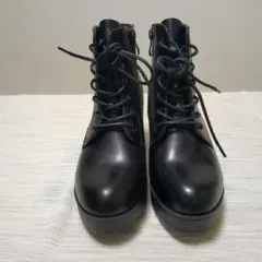 編み上げブーツ